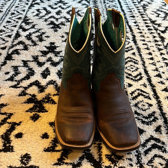 Ariat cowgirl boots - Picture 2 of 10